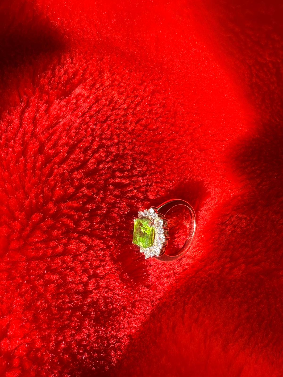 sterling silver emerald halo ring elegant green gemstone jewelry (£225)
